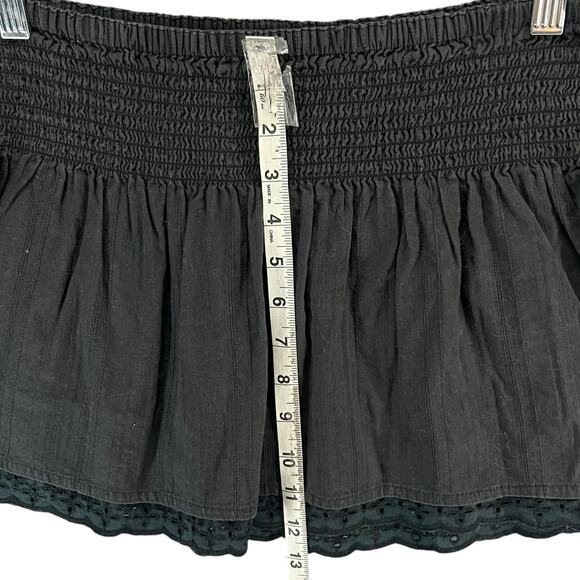 Roxy Y2K Mini Skirt XS Black Smocked Waist Eyelet Hem Pull On Boho Beach Casual - Picture 7 of 11